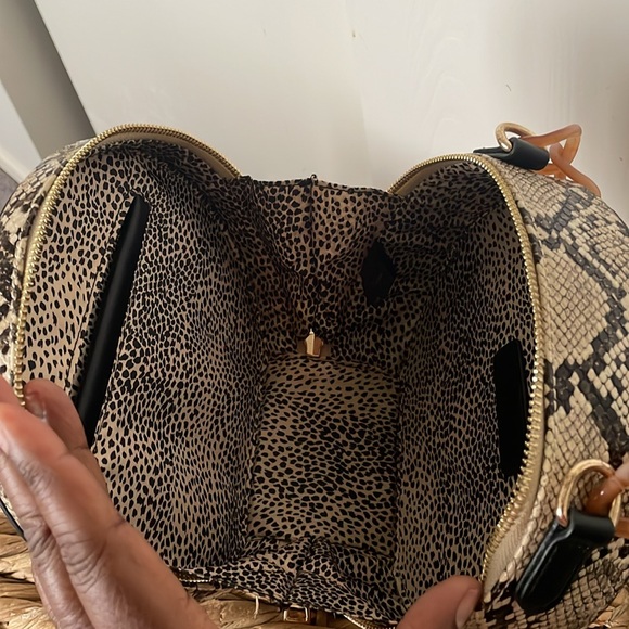 Snakeskin purse - Picture 7 of 8